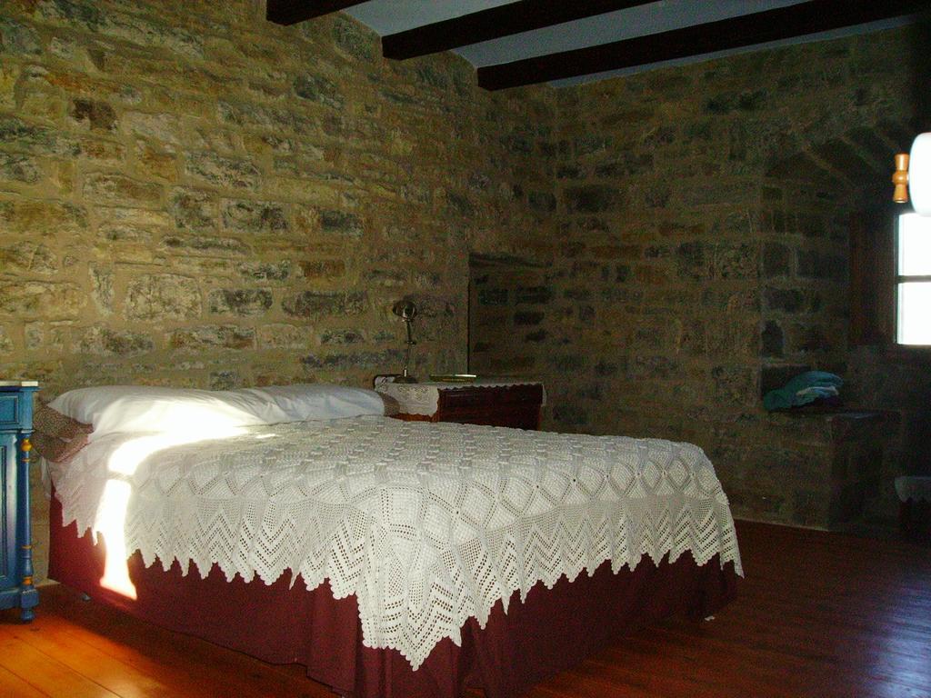 Casa Mur De Alujan Tierrantona Ngoại thất bức ảnh