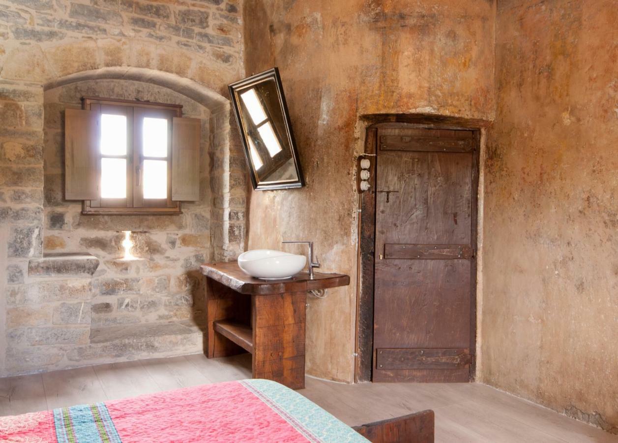 Casa Mur De Alujan Tierrantona Ngoại thất bức ảnh